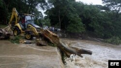 Huracán Otto provoca muertos y serios daños en Costa Rica y Nicaragua