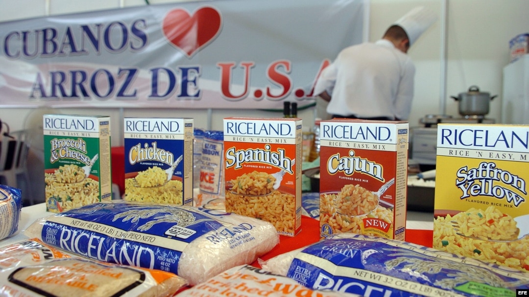 Un chef cocina arroz estadounidense en la 24 edición de la Feria Internacional de La Habana (FIHAV 2006). Archivo.