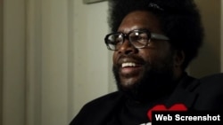 Questlove en un momento del documental.