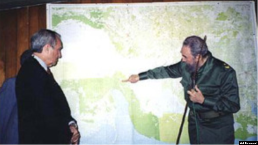 Alfredo Durán pudo ver a Fidel Castro durante una visita a Cuba en el 2001.
