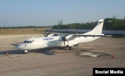 Este ATR-72 y otro similar arrendados a Cubana por la empresa sudafricana Solenta Aviation son dos de los cinco aviones operativos que le quedarían a la aerolínea estatal de Cuba