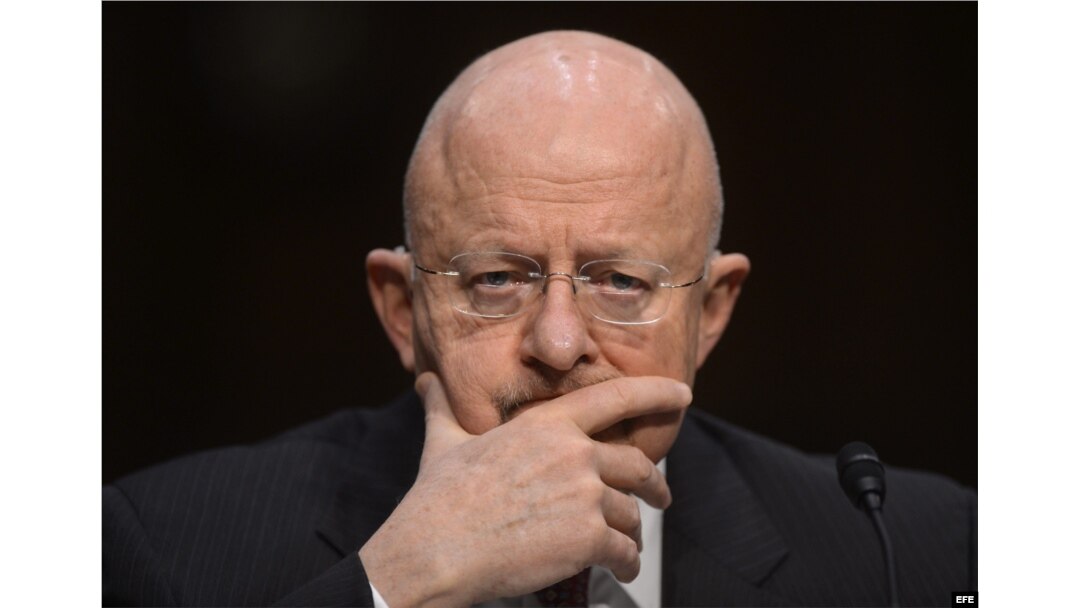 El Director Nacional de Inteligencia estadounidense, James Clapper, testifica en el Senado.