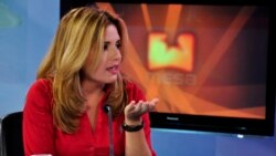Sacerdote cubano encara a periodista oficialista sobre tema del aborto y acceso a la información