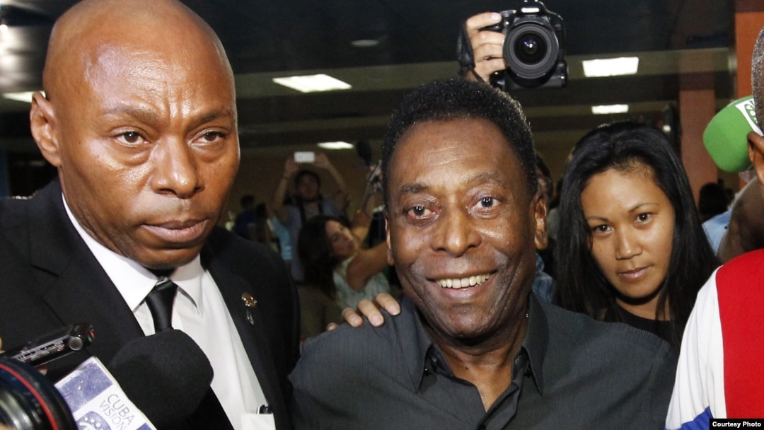 El exfutbolista brasileño Edson Arantes do Nascimento "Pelé" en La Habana.