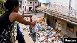 Los basureros en zonas urbanas a lo largo de toda Cuba favorecen la reproducción del Aedes aegypti, transmisor del dengue. (Reuters/Norlys Perez)
