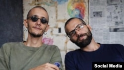 Kamil Zayas Pérez y Ernesto Ricardo Medina, del proyecto audiovisual El4tico.