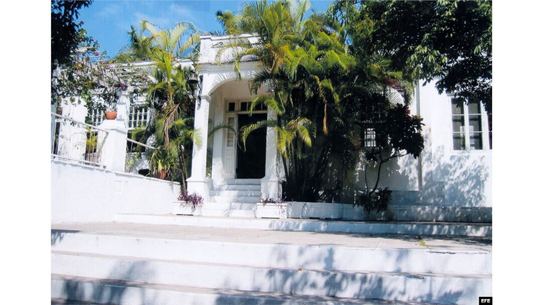 Entrada principal de la "Finca Vigía", antigua residencia en Cuba del escritor Ernest Hemingway.