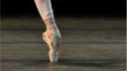 Bailarines cubanos que desertaron debutan en Miami