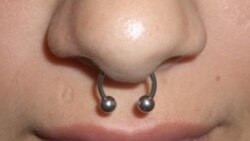 Aumenta la tendencia al uso de piercings en Cuba