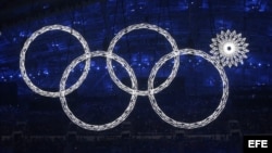 Imagen de los anillos olímpicos durante la ceremonia de inauguración de los XXII Juegos Olímpicos de Invierno en Sochi. (Archivo)