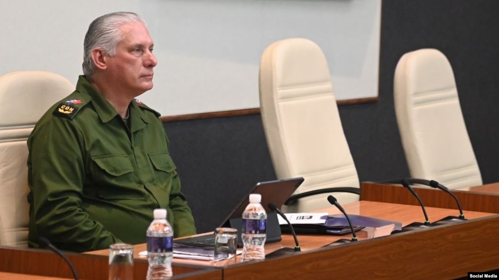 Foto Archivo. Díaz-Canel en una reunión de gobierno. 