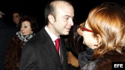 Carromero se marchó poco después de terminar la ofrenda floral en los Jardines Gregorio Ordóñez