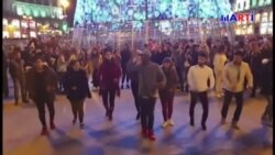 Peruano lleva la música cubana por las calles de Madrid