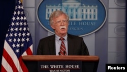 El asesor de Seguridad Nacional, John Bolton, habla sobre la seguridad de las elecciones estadounidenses en una conferencia de prensa en la Casa Blanca. 