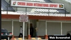 Los cubanos sancionados ingresaron a Guyana por el Aeropuerto Internacional Cheddi Jagan.