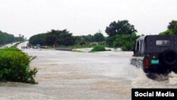 Una carrtera inundada en la región central de Cuba por las lluvias de la tormenta "Alberto"