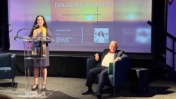 Janisset Rivero durante el evento en el Museo Americano de la Diaspora Cubana.