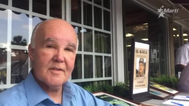 Luis Zuñiga, ex preso político cubano busca firmas contra Raúl Castro.