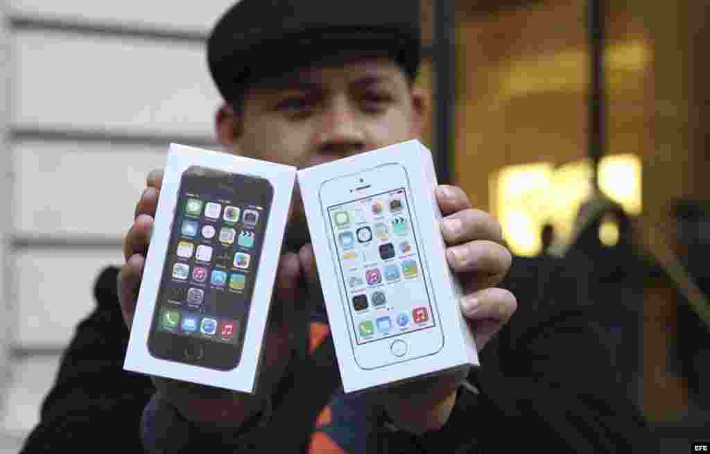 Apple pone a la venta sus nuevos modelos de iphone 5s y 5c