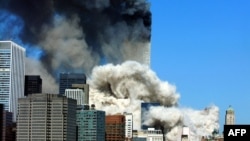 Torres gemelas pulverizadas por el ataque de los terroristas.