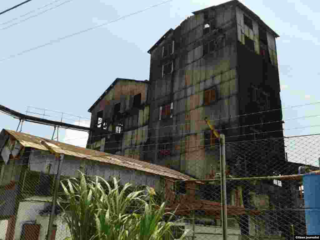 Abandono de la destilería "Habana" en la barriada de Lawton