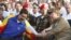 Aliados socialistas, el mandatario Nicolás Maduro de Venezuela y el general Raúl Castro de Cuba.