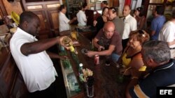 Hace cinco años muy pocos cubanos tenían acceso a los restaurantes, destaca Al Jazeera