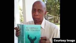 Guillermo Fariñas presenta en Miami su libro "El abismo por dentro", una novela sobre su experiencia en la guerra de Angola.