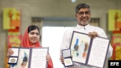 La adolescente paquistaní Malala Yousafzai y el presidente de la Marcha Global contra el Trabajo Infantil, el indio Kailash Satyarthi.