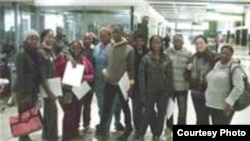 Estudiantes de medicina sudafricanos antes de viajar a Cuba