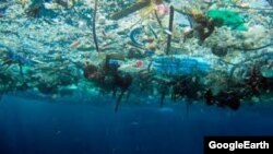 Plásticos contaminan los mares a niveles sin precedentes.