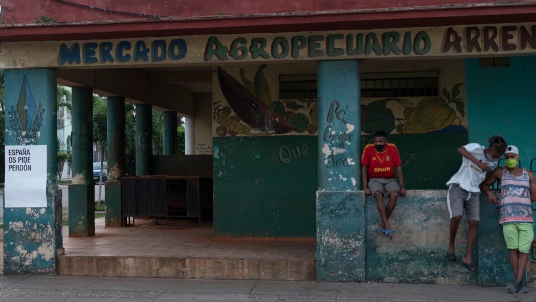 Perdón Español en las calles de La Habana, obra del artista Abel Azcona