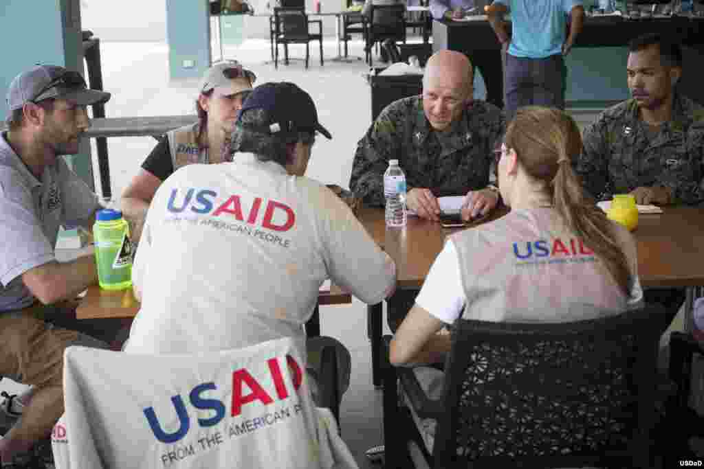 Coordinación de la ayuda al Caribe entre el Comando Sur y USAID