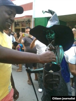 Reporta Cuba. Estatuas andantes. Foto: Yusmila Reyna.