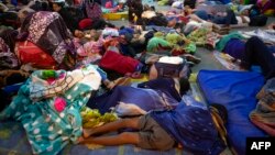Refugiados venezolanos esperan ser admitidos en Perú