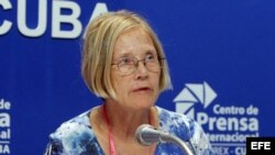 Ann Wright pide en Cuba "perdón" por la prisión de Guantánamo