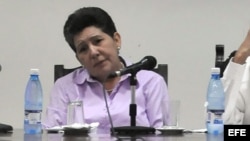 La directora de Cáritas Cuba, Maritza Sánchez Abiyud, en conferencia de prensa, en el marco de la X Semana Social Católica, que se llevó a cabo en La Habana en junio de 2010