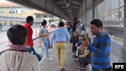 Los más de cincuenta cubanos varados en la zona de Nuevo Laredo, en la frontera de México con EE.UU.