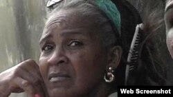 Tras ser liberada Dama de Blanco sufre acoso de la policía política