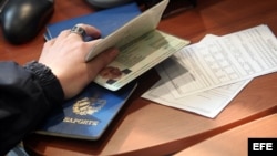 Pasaporte cubano revisado 
