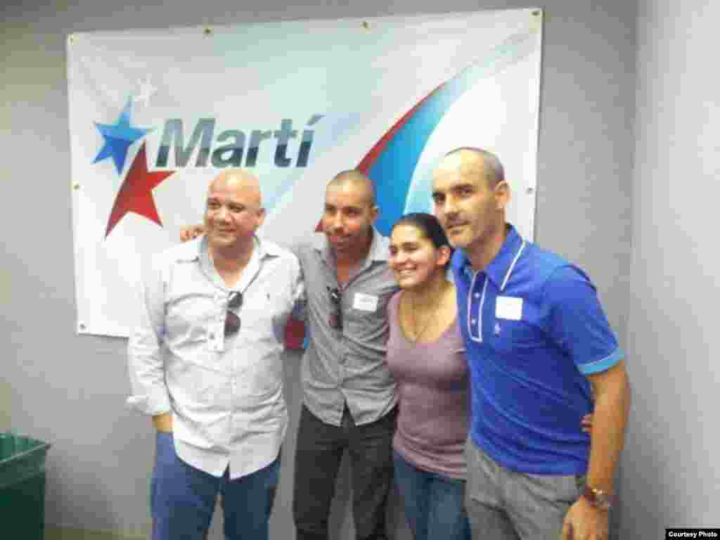 Con el presidente de Vedado Social Club, Juan Chamizo y el pintor Randall