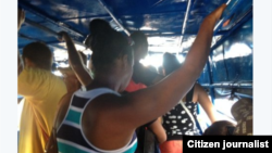 Reporta Cuba. Viajar en camiones. Foto: Twitter @YoaniSanchez.
