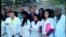 Protestan en Colombia médicos cubanos que escaparon de misión