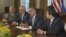El presidente de Estados Unidos, Barack Obama (c), junto a los mandatarios de El Salvador, Salvador Sánchez (i); de Guatemala, Otto Pérez Molina (2 i); y de Honduras, Juan Orlando Hernández (d). 