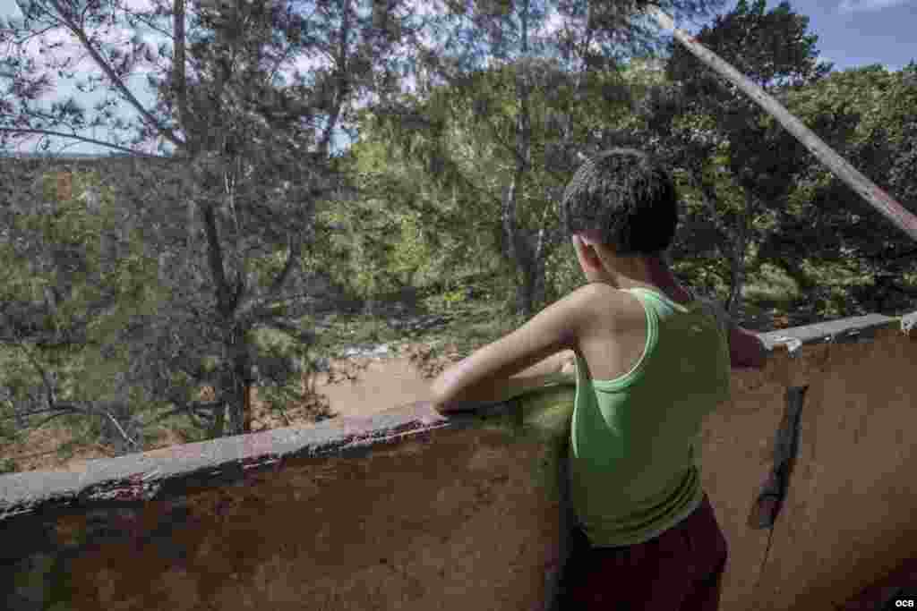 Muchos de los niños que residen en Macondo han nacido y crecido en este lugar. (Foto: Dan Gabriel)