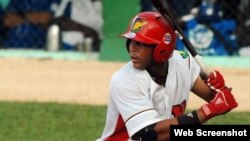 José Miguel Fernández, segunda base cubano.