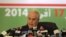 El ministro de Interior argelino, Tayeb Belaize, anuncia ante la prensa los resultados de las elecciones presidenciales argelinas, celebradas ayer, en Argel, Argelia.