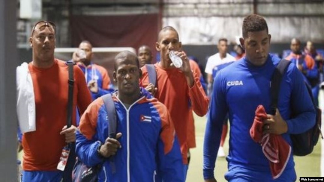 Peloteros cubanos.
