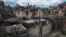 Zona residencial gravemente dañada por ataques con misiles y drones rusos, en las afueras de Kyiv, Ucrania. 
