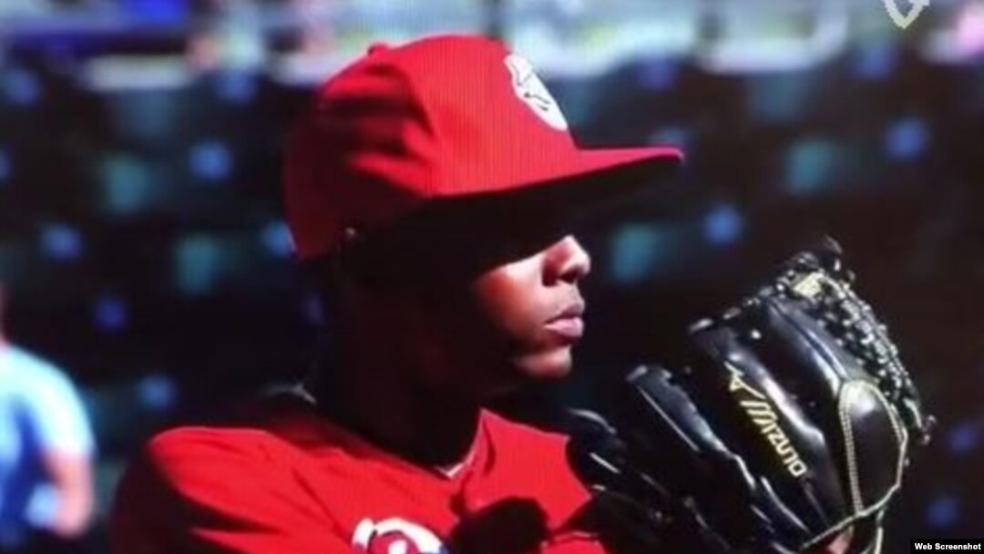 Raisel Iglesias, lanzador cubano.